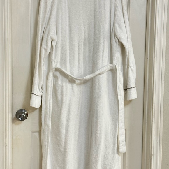 HOTEL COLLECTION Finest Robe M/L White Made in Turkey – 70% Cotton 30% Modal - Picture 6 of 11